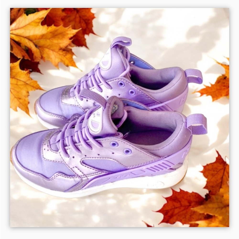Metallic Purple  Heelys Shoe -size 4 -EUC 🍂-EUC​